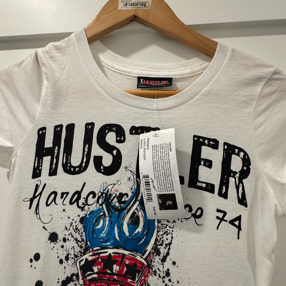 NWT Hustler Hollywood White Graphic cap Sleeve Tee